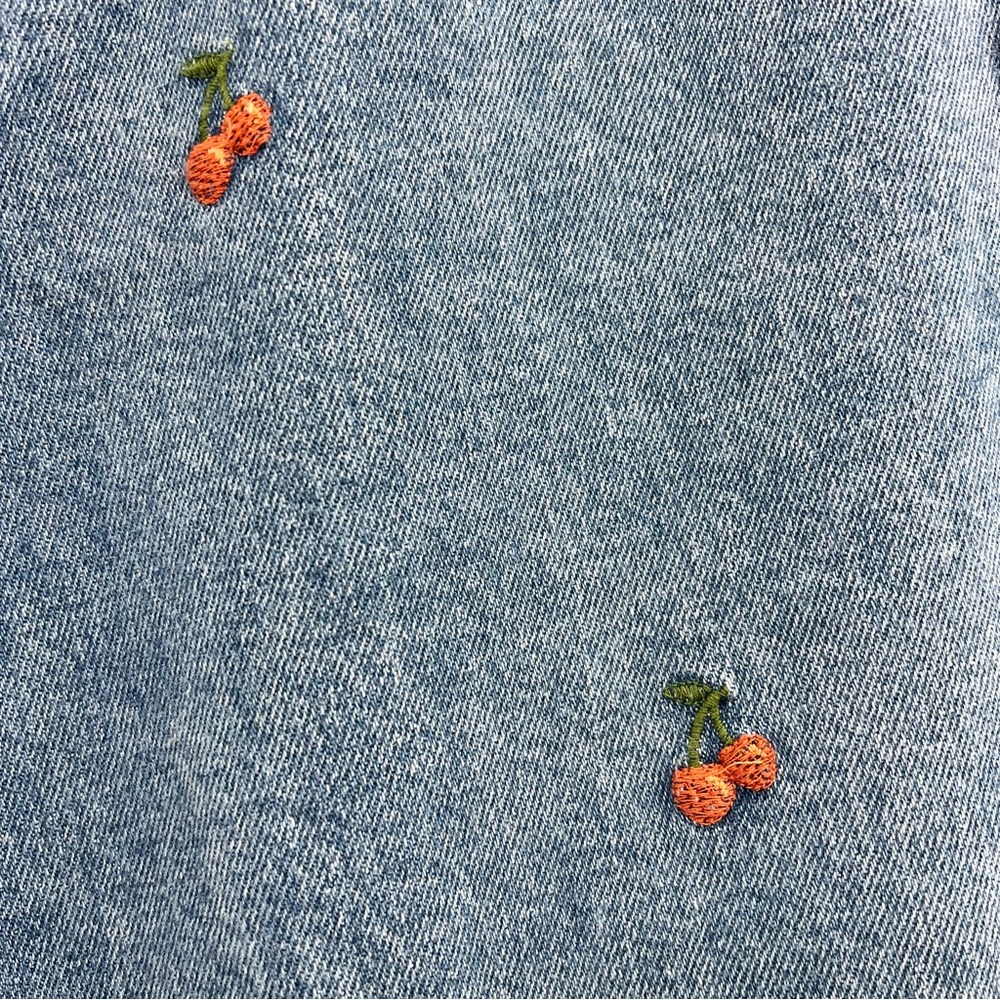 Arizona Curvy Mom Jeans 7 Cherry Embroidered Highest Rise Y2K NWT - Picture 3 of 9
